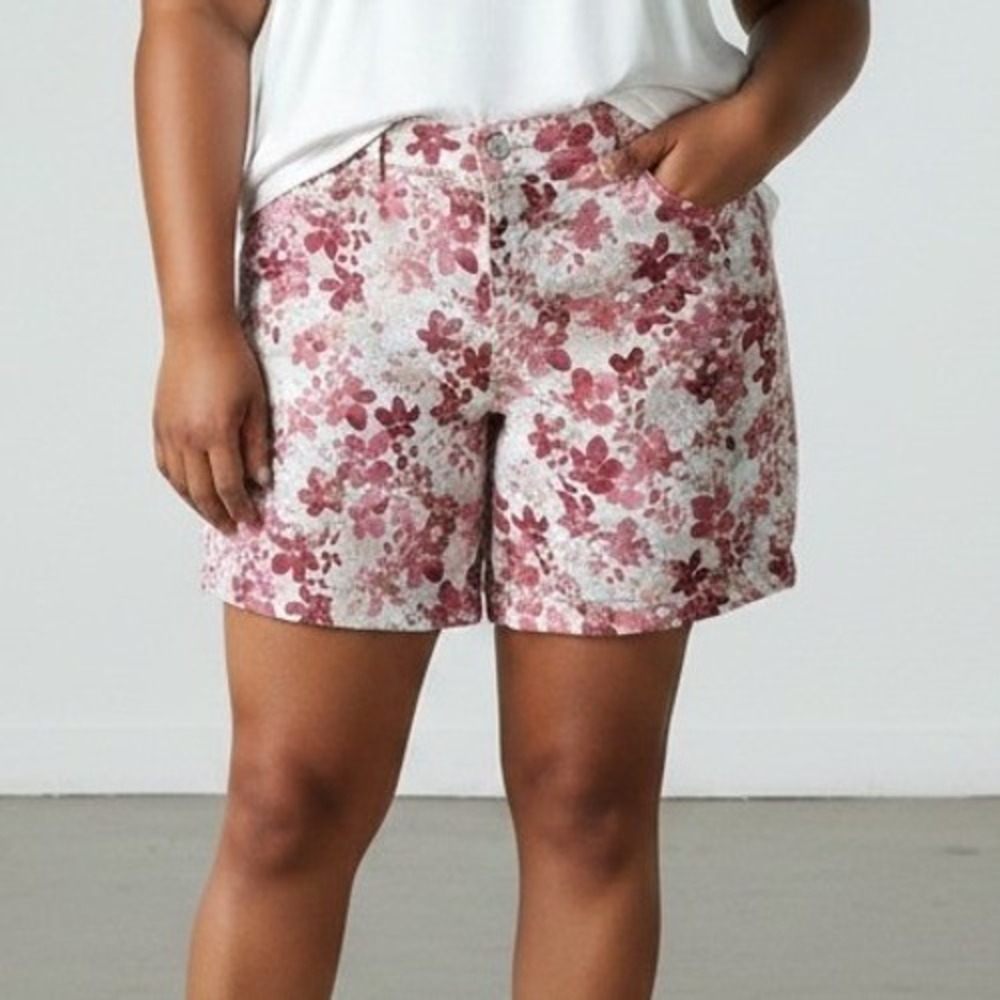 Vintage Floral Denim Shorts 16 Red Pink Cotton Stretch Jorts Cottage Feminine